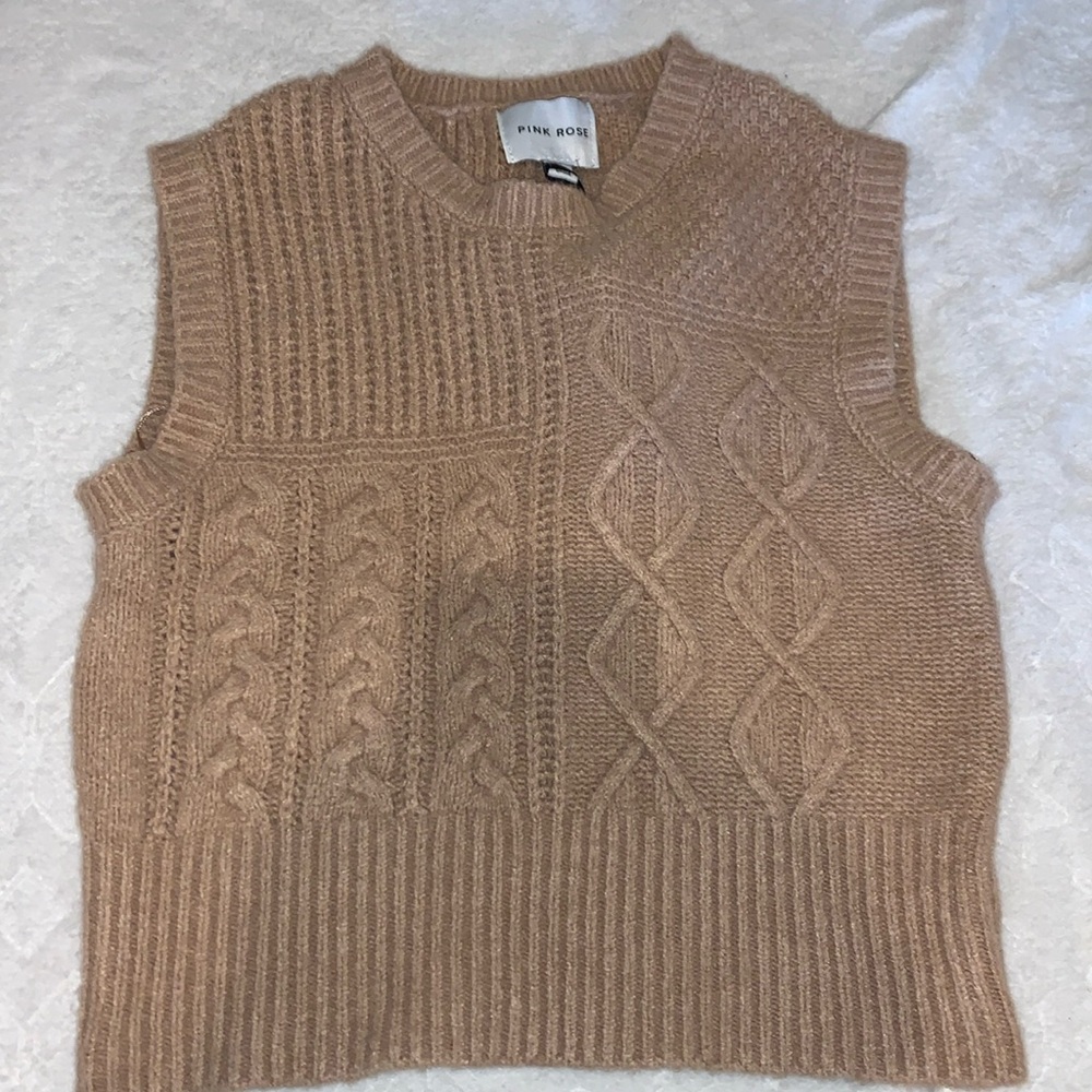 Sleeveless sweater top